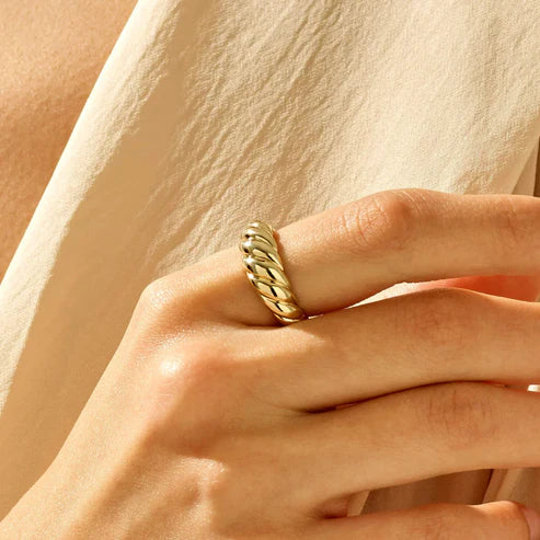 Croissant Circle. Jula Jewelry