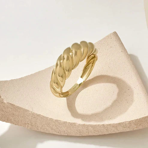 Croissant Circle. Jula Jewelry
