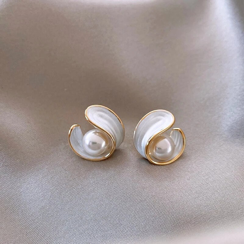 Gold Swirl Pearl Stud Earring Jula Jewelry
