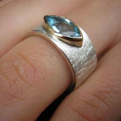 Drop ring with blue gemstone inlays Jula Jewelry