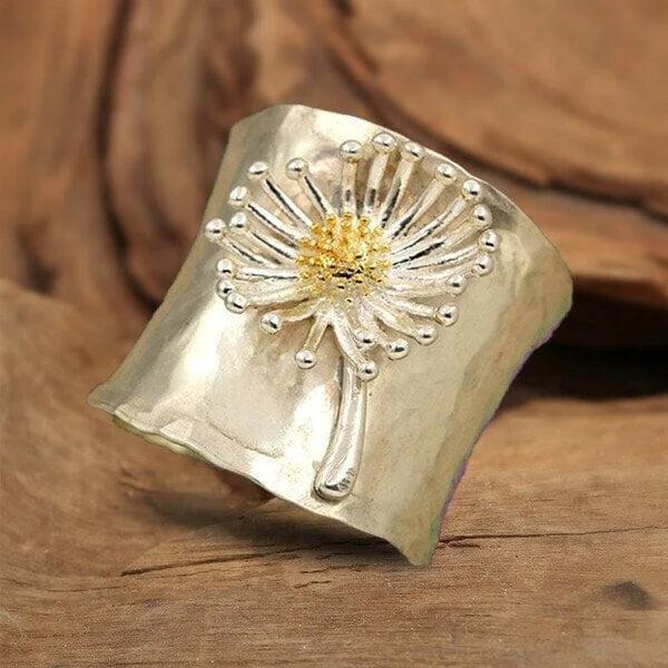 Blooming Daisy Broad Band Ring Jula Jewelry
