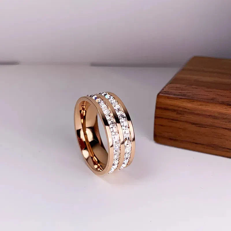 Elegant ring featuring a dual zirconia inlay Jula Jewelry