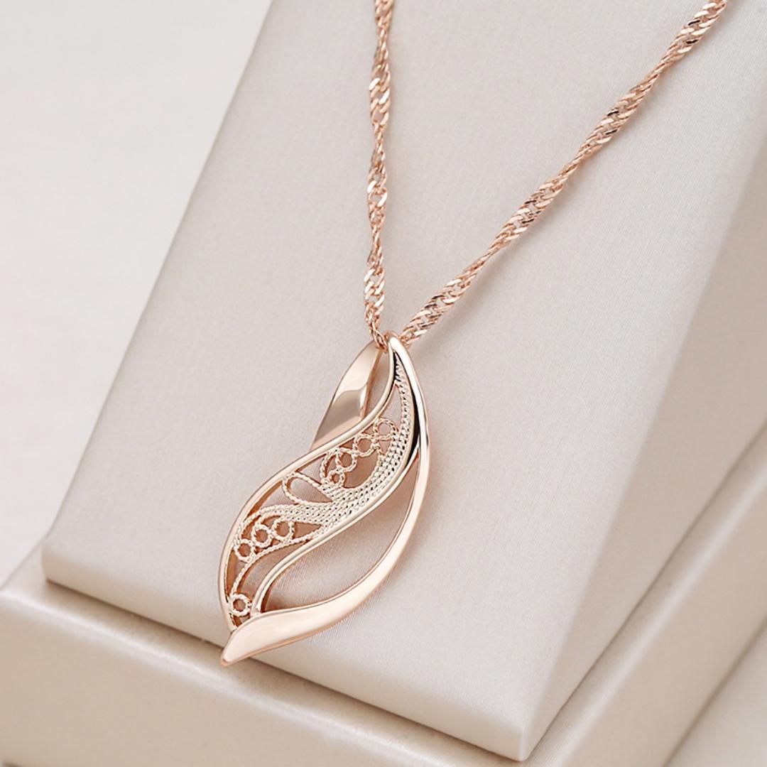 Elegant Harmony Necklace in Gold Jula Jewelry