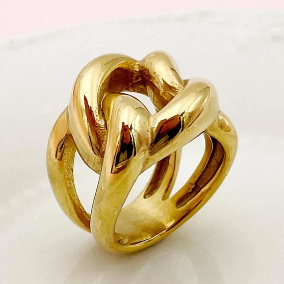 Golden Vintage Knotted Ring Jula Jewelry
