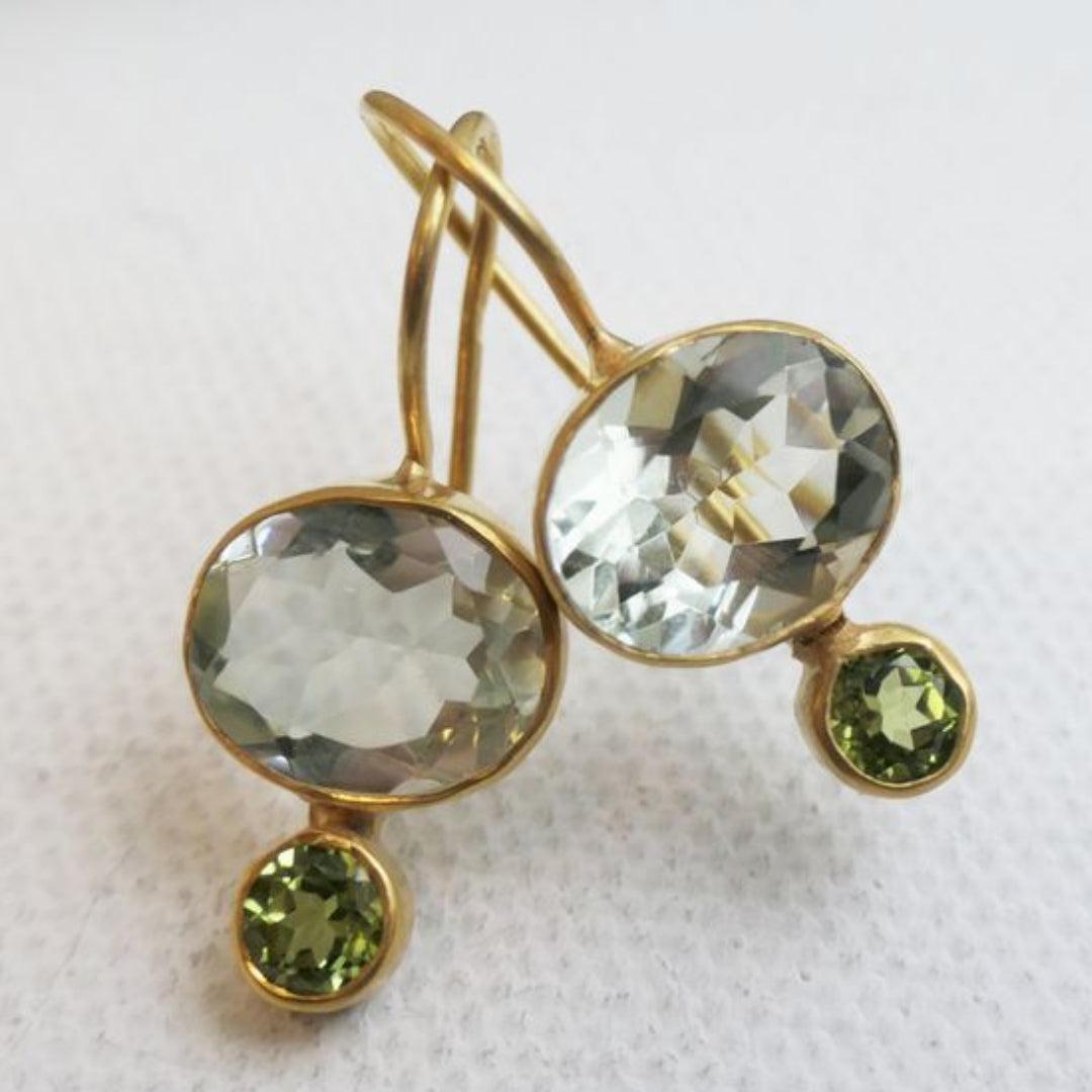 Vintage earrings with green crystal and gilded accents Jula Jewelry