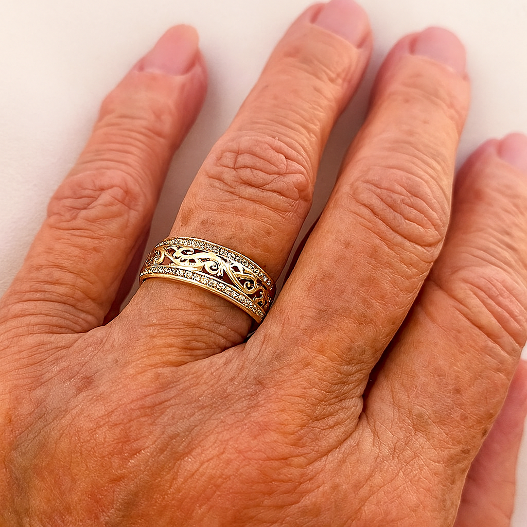 Bright Hollow Golden Ring Jula Jewelry