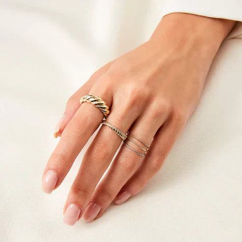 Croissant Circle. Jula Jewelry