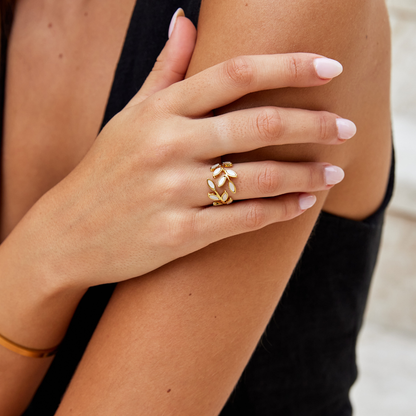 Golden Leaf Pattern Ring Jula Jewelry