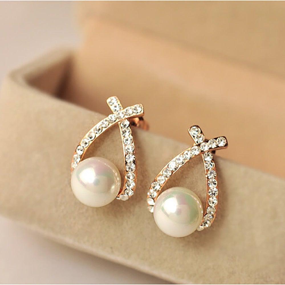 Glittering pearl earrings. Jula Jewelry