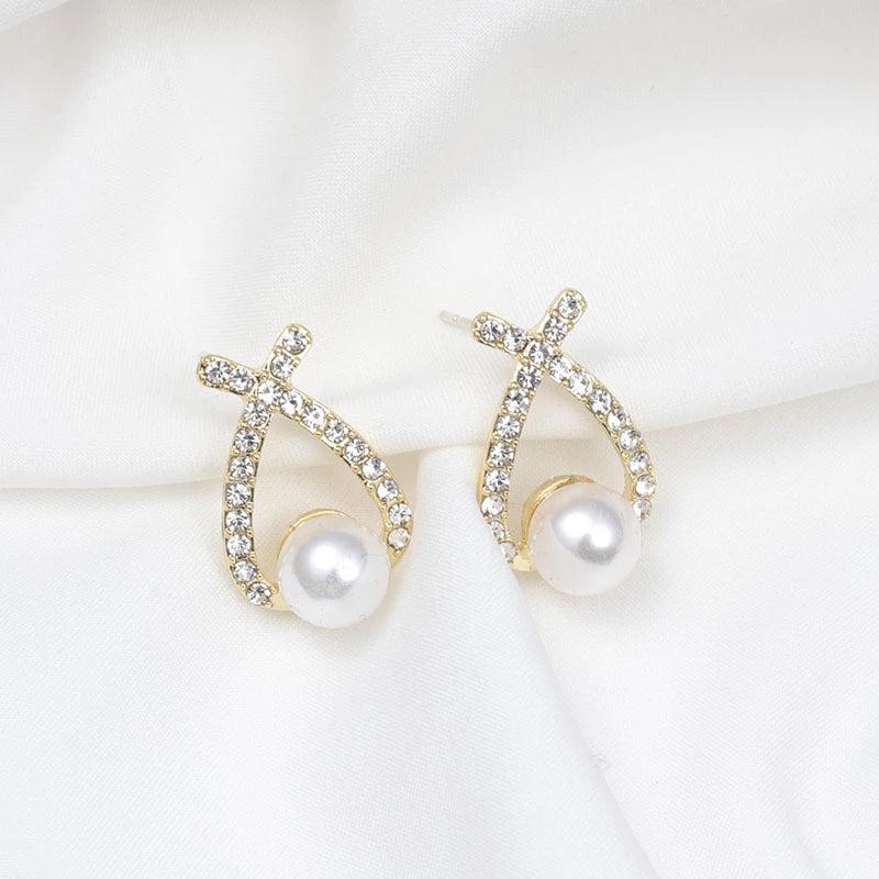 Glittering pearl earrings. Jula Jewelry