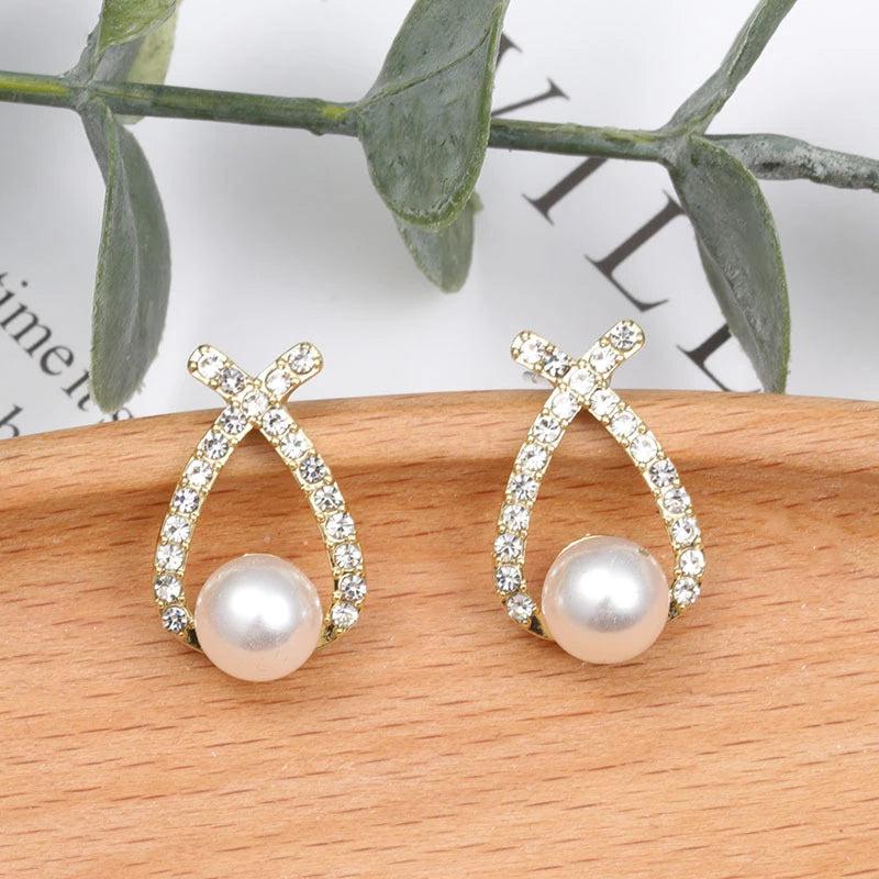 Glittering pearl earrings. Jula Jewelry