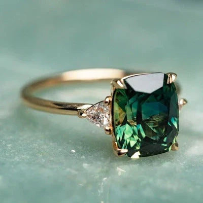Vintage-Inspired Emerald Gemstone Ring Jula Jewelry
