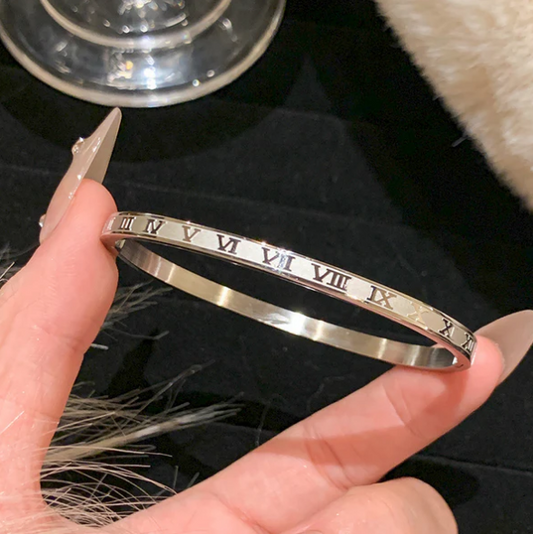 Elara Spadaro Bangle Jula Jewelry