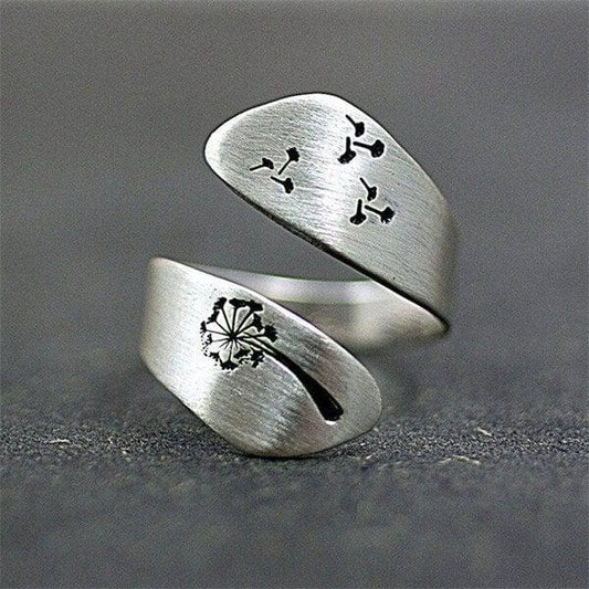 Adjustable Hand-Carved Daisy Ring Jula Jewelry