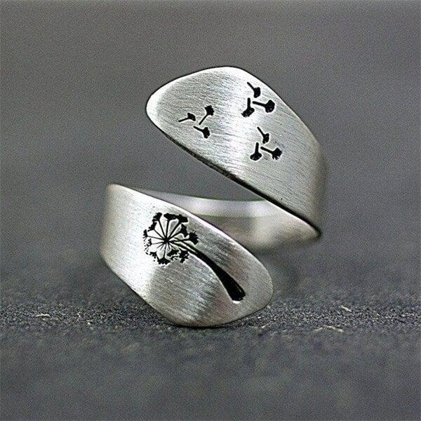 Adjustable Hand-Carved Daisy Ring Jula Jewelry