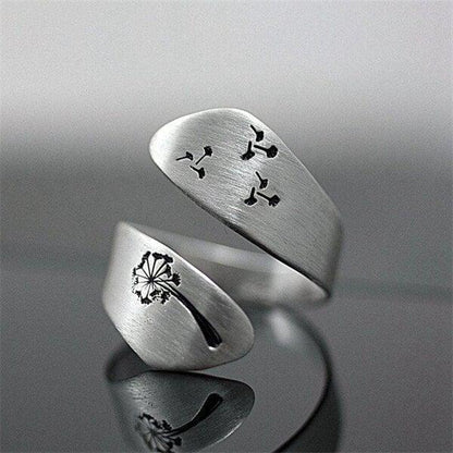 Adjustable Hand-Carved Daisy Ring Jula Jewelry