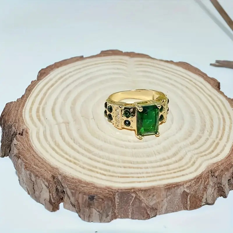 Emerald Gold Geometric Ring Jula Jewelry