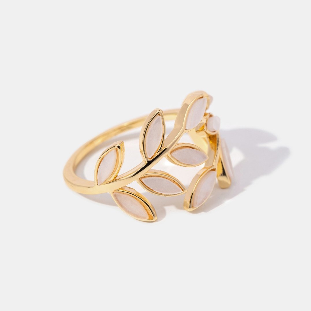 Golden Leaf Pattern Ring Jula Jewelry