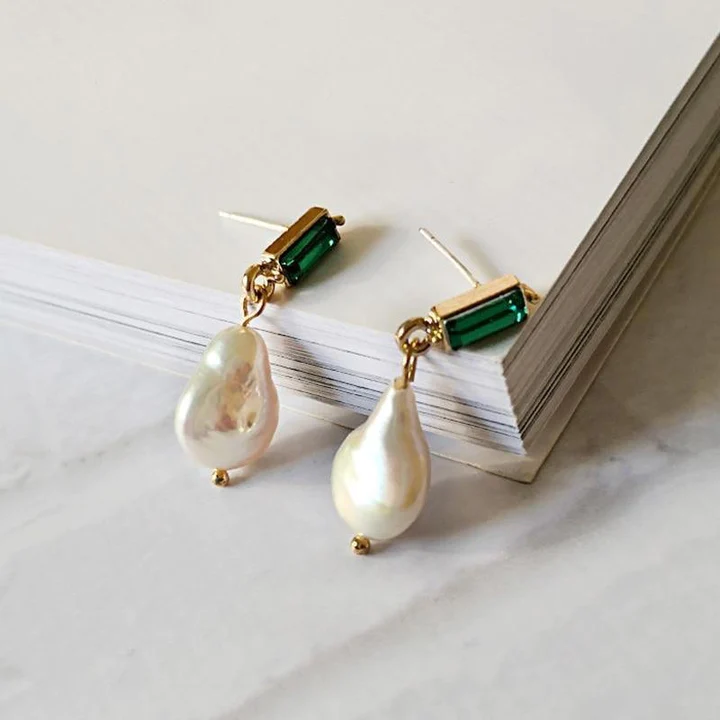 Gold earrings with pearls and emeralds Jula Jewelry