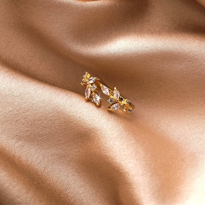 Adjustable ring with golden crystal leaves Jula Jewelry
