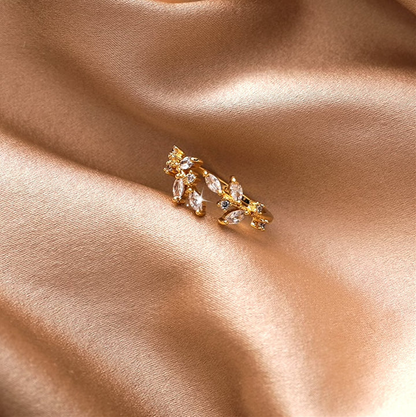 Adjustable ring with golden crystal leaves Jula Jewelry