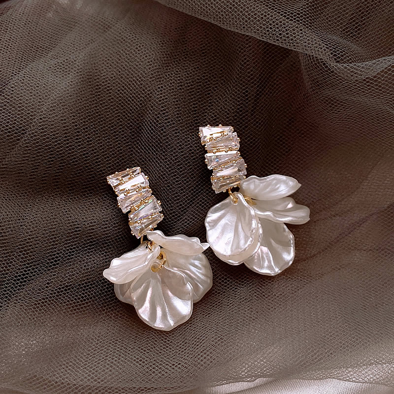 Elegant Gold and White Petal Earrings Jula Jewelry