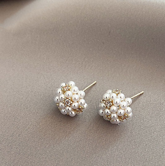 Small Elegant Pearl Stud Earrings Jula Jewelry