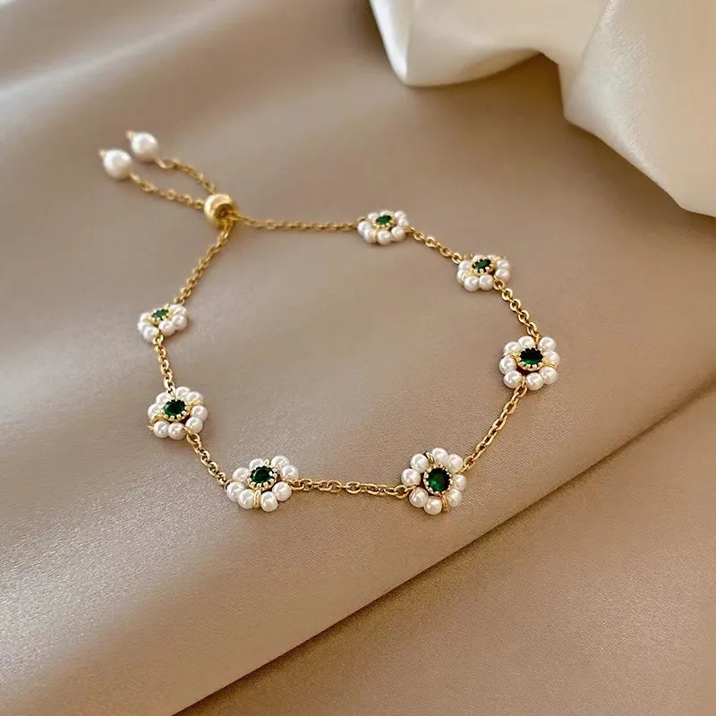 Elegant Daisy Bracelet with Emerald Crystals Jula Jewelry