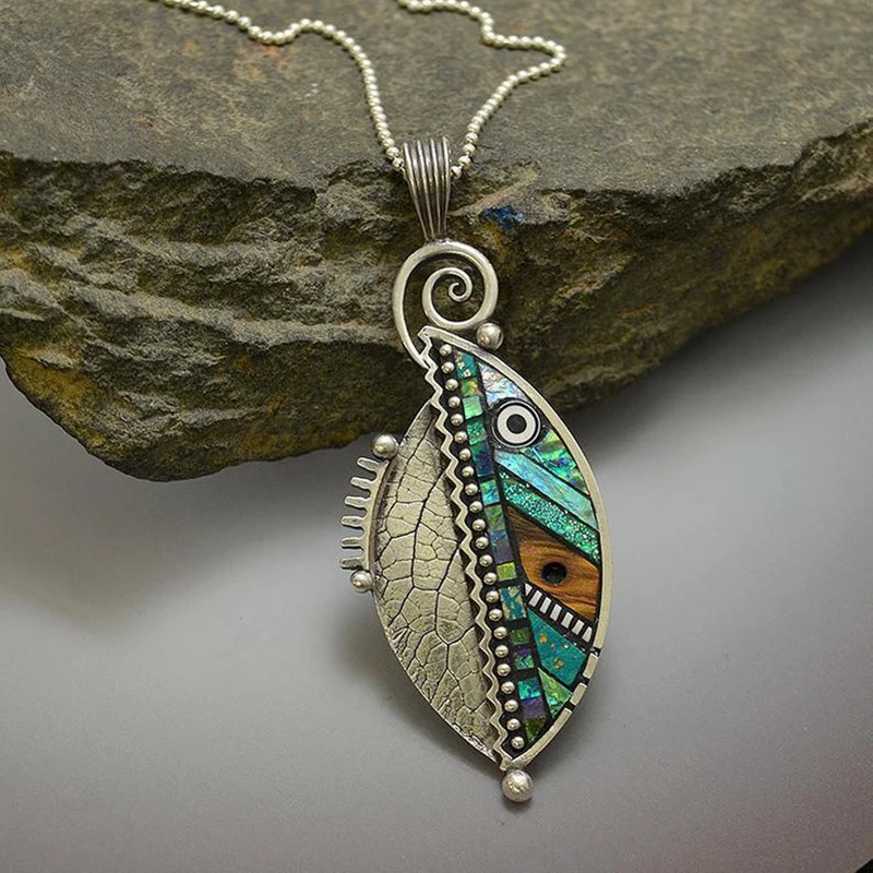 Green Leaf Gem Necklace in Antique Silver Jula Jewelry