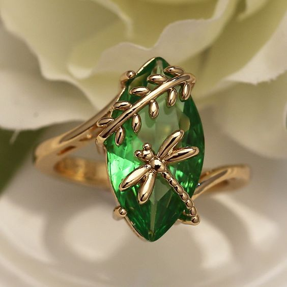 Dragonfly Emerald Crystal Ring Jula Jewelry