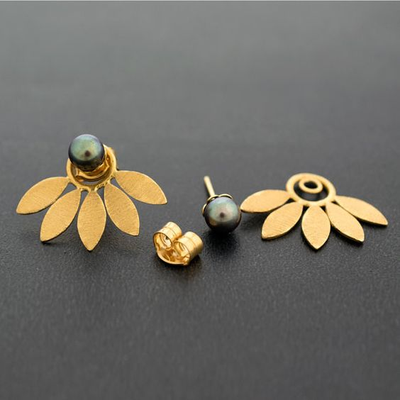 Vintage Golden Leaf Dark Pearl Ear Jewelry Jula Jewelry