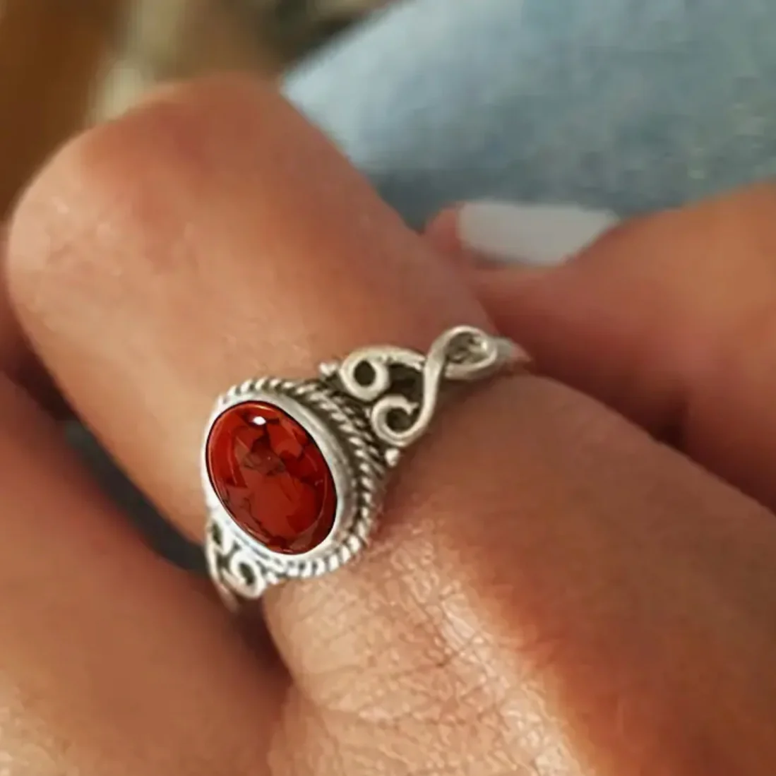 Vintage ring with a crimson gem Jula Jewelry