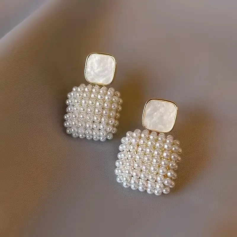 Square Earrings with Sophisticated Pearls Jula Jewelry