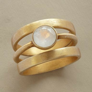 Vintage Gold & Moonstone Inlaid Ring Jula Jewelry