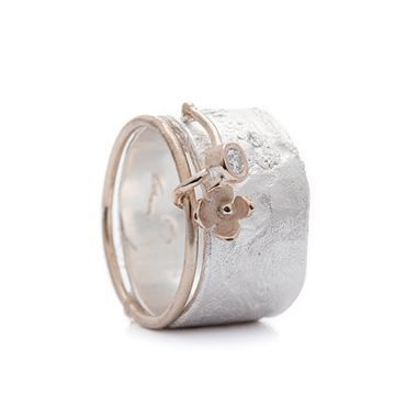 Vintage Silver Flower Ring in Soft Pink Jula Jewelry