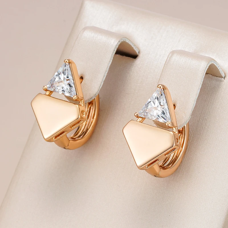 Elegant Shiny Lace Earrings in Golden Jula Jewelry