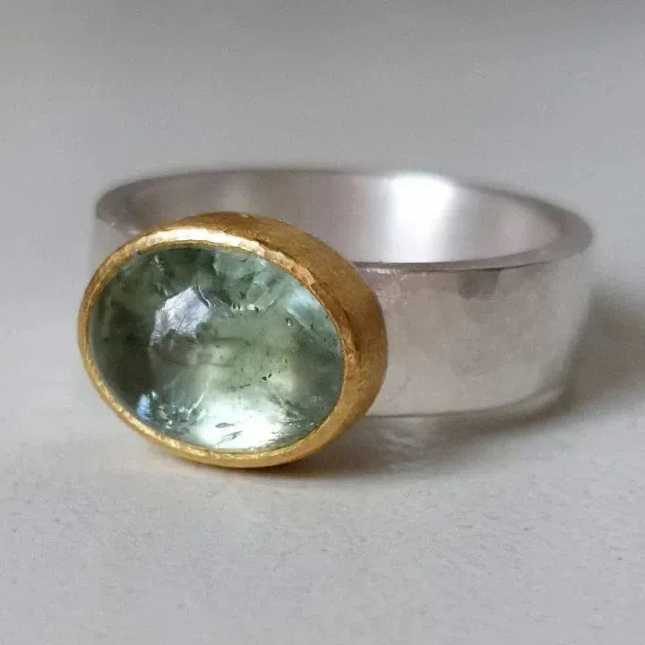 Vintage green ring with a rounded stone Jula Jewelry