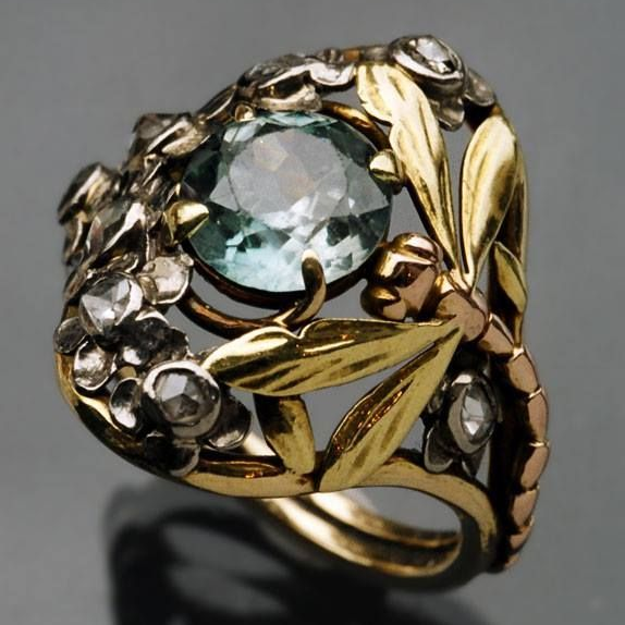 Vintage Gold Floral Ring with Blue Crystal Jula Jewelry