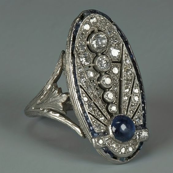 Vintage Shimmering Oval Ring Jula Jewelry