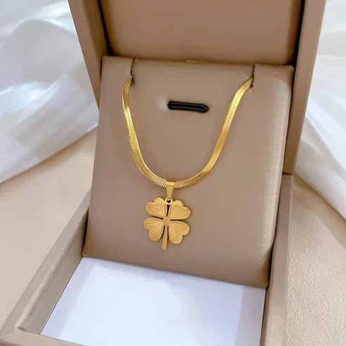 Clover Gold Pendant Necklace Jula Jewelry