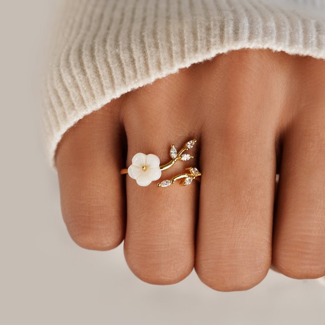Gold Floral and Leaf Adjustable Ring Jula Jewelry