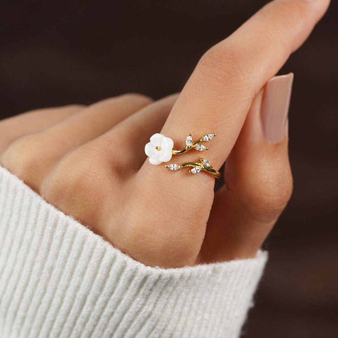 Gold Floral and Leaf Adjustable Ring Jula Jewelry