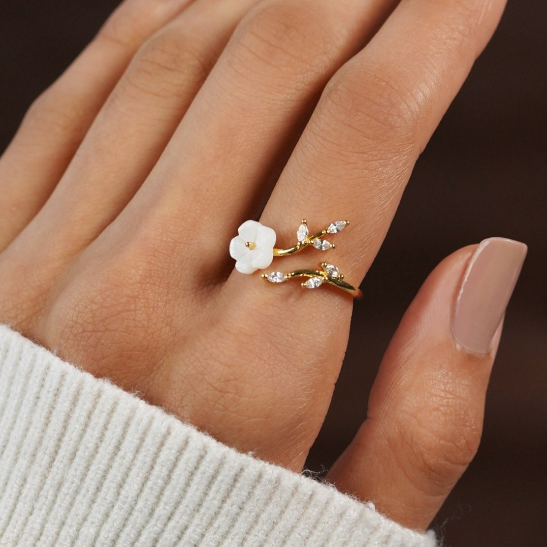 Gold Floral and Leaf Adjustable Ring Jula Jewelry